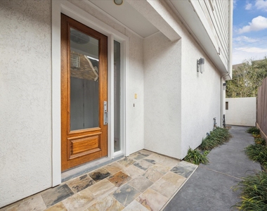 1012 Stanford Street - Photo Thumbnail 2