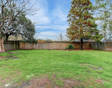 427 Merriweather Street - Photo Thumbnail 16
