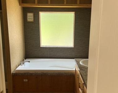 1412 Austin Street - Photo Thumbnail 4