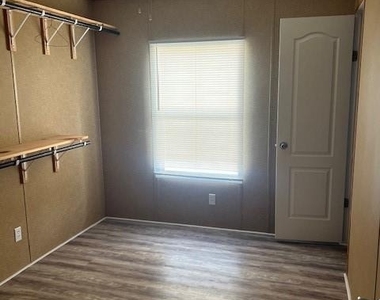 1412 Austin Street - Photo Thumbnail 2