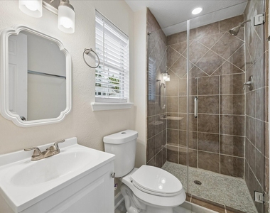 1109 Hays Street - Photo Thumbnail 8