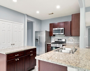 5707 Overton Park Drive - Photo Thumbnail 8