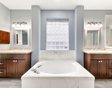 5707 Overton Park Drive - Photo Thumbnail 13