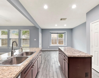 5707 Overton Park Drive - Photo Thumbnail 9