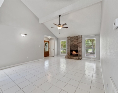 4311 Piney Creek Lane - Photo Thumbnail 5