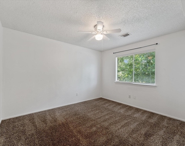 4311 Piney Creek Lane - Photo Thumbnail 20
