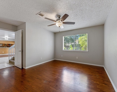 4311 Piney Creek Lane - Photo Thumbnail 13