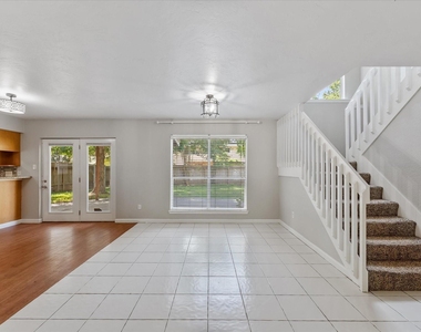 4311 Piney Creek Lane - Photo Thumbnail 7
