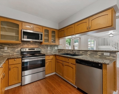 4311 Piney Creek Lane - Photo Thumbnail 10