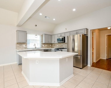 1816 Oak Lodge Drive - Photo Thumbnail 8
