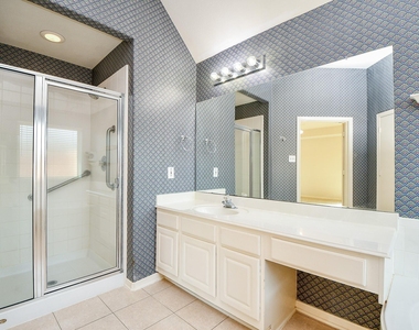 1816 Oak Lodge Drive - Photo Thumbnail 15