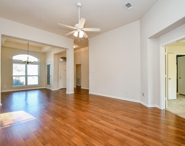 1816 Oak Lodge Drive - Photo Thumbnail 6