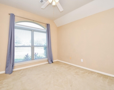 1816 Oak Lodge Drive - Photo Thumbnail 18