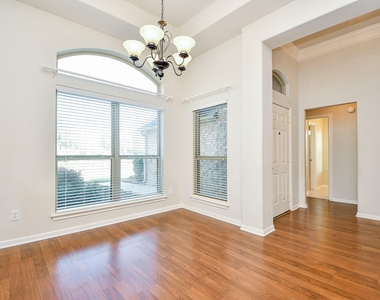 1816 Oak Lodge Drive - Photo Thumbnail 2