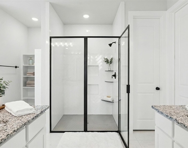 17151 Sandstone Street - Photo Thumbnail 6
