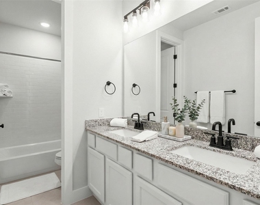 17151 Sandstone Street - Photo Thumbnail 12