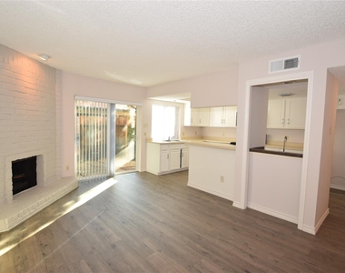 14239 Misty Meadow Lane - Photo Thumbnail 6