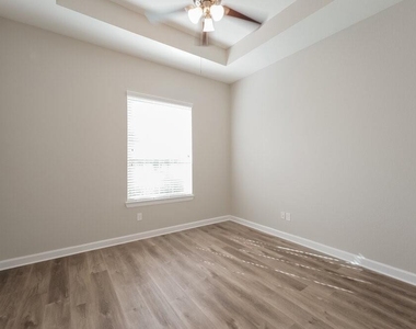 415 Rocky Briar Court - Photo Thumbnail 11