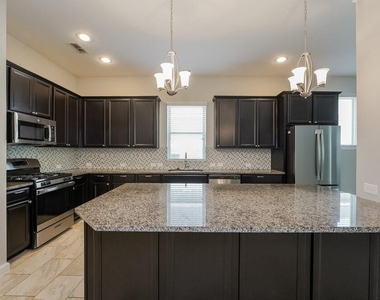 415 Rocky Briar Court - Photo Thumbnail 7