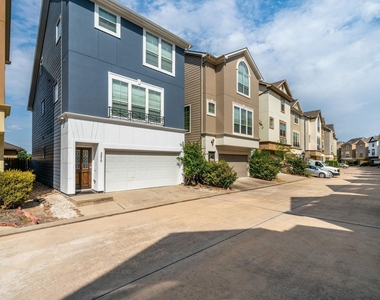 3210 Clearview Circle - Photo Thumbnail 1