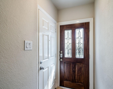 3210 Clearview Circle - Photo Thumbnail 5