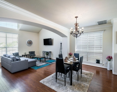 3210 Clearview Circle - Photo Thumbnail 6