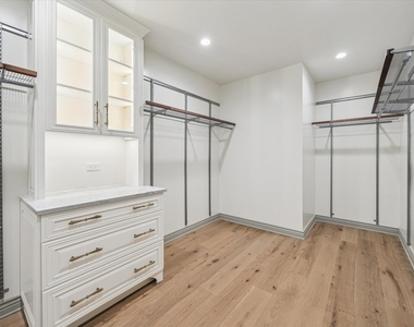 1717 Bissonnet Street - Photo Thumbnail 18