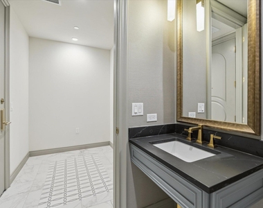1717 Bissonnet Street - Photo Thumbnail 9