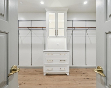 1717 Bissonnet Street - Photo Thumbnail 17