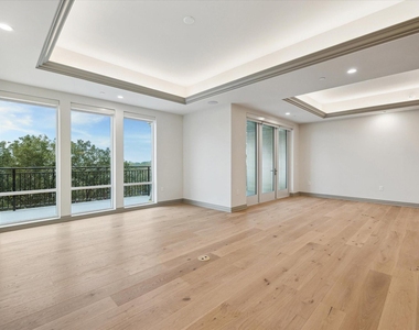 1717 Bissonnet Street - Photo Thumbnail 8