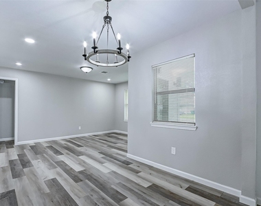 5914 Carew Street - Photo Thumbnail 10