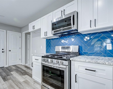 5914 Carew Street - Photo Thumbnail 16