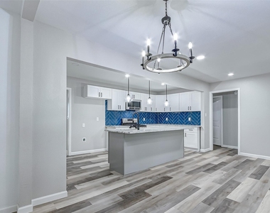 5914 Carew Street - Photo Thumbnail 9