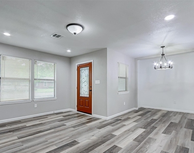 5914 Carew Street - Photo Thumbnail 6