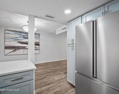1600 Woodland Drive - Photo Thumbnail 4