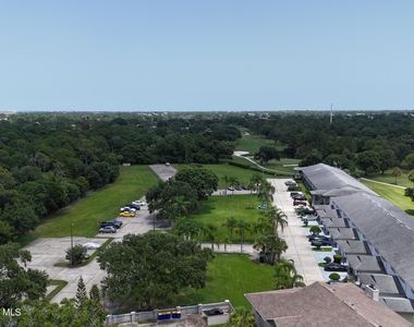 1600 Woodland Drive - Photo Thumbnail 32