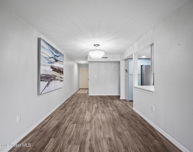 1600 Woodland Drive - Photo Thumbnail 5