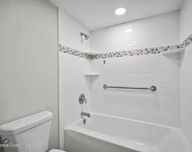 1600 Woodland Drive - Photo Thumbnail 20