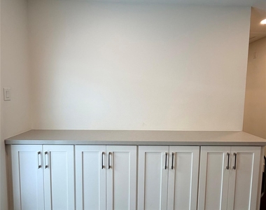 4208 Arlington Street - Photo Thumbnail 9