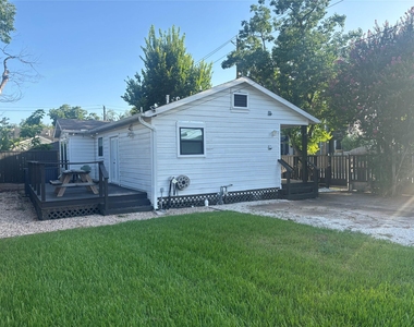 4208 Arlington Street - Photo Thumbnail 1
