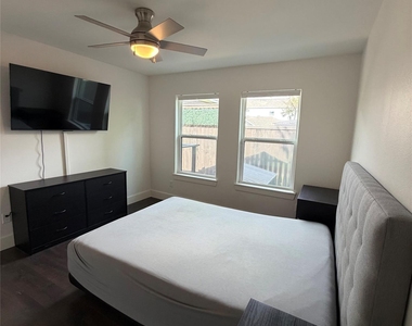 4208 Arlington Street - Photo Thumbnail 14
