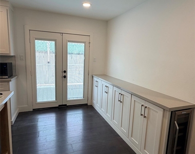4208 Arlington Street - Photo Thumbnail 8