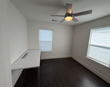 4208 Arlington Street - Photo Thumbnail 16