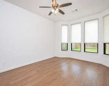 518 Bedias Creek Drive - Photo Thumbnail 3