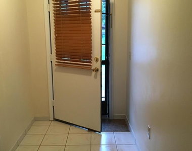 6485 Manila Drive - Photo Thumbnail 2