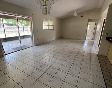 6485 Manila Drive - Photo Thumbnail 4