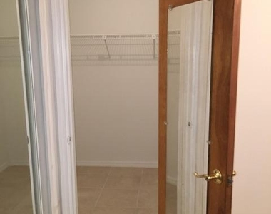 6485 Manila Drive - Photo Thumbnail 9