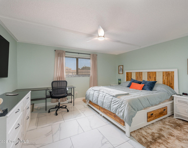 7101 Ridgewood Avenue - Photo Thumbnail 9