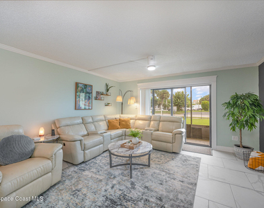 7101 Ridgewood Avenue - Photo Thumbnail 4