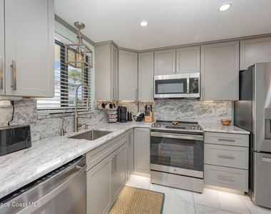 7101 Ridgewood Avenue - Photo Thumbnail 6
